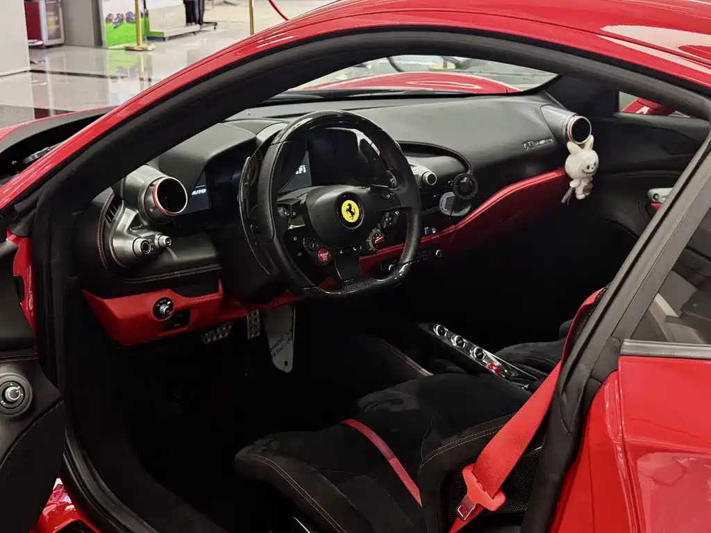 Ferrari F8 2022 — фото 14