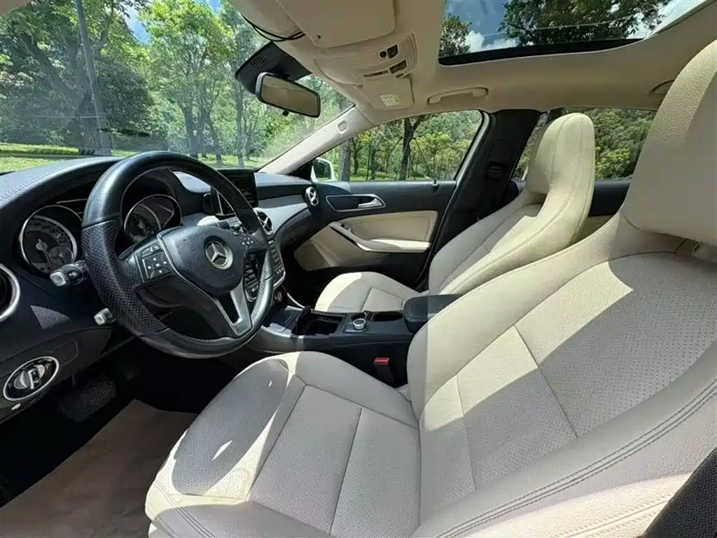 Mercedes-Benz GLA 2015