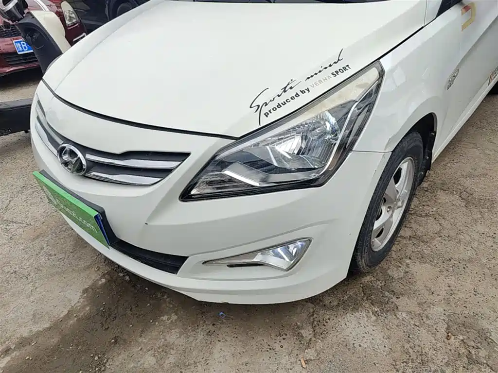 Hyundai Verna 2018 — фото 24