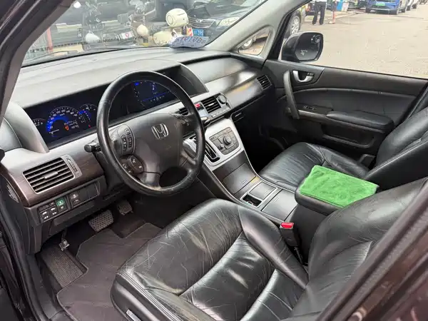 Honda Elysion 2014