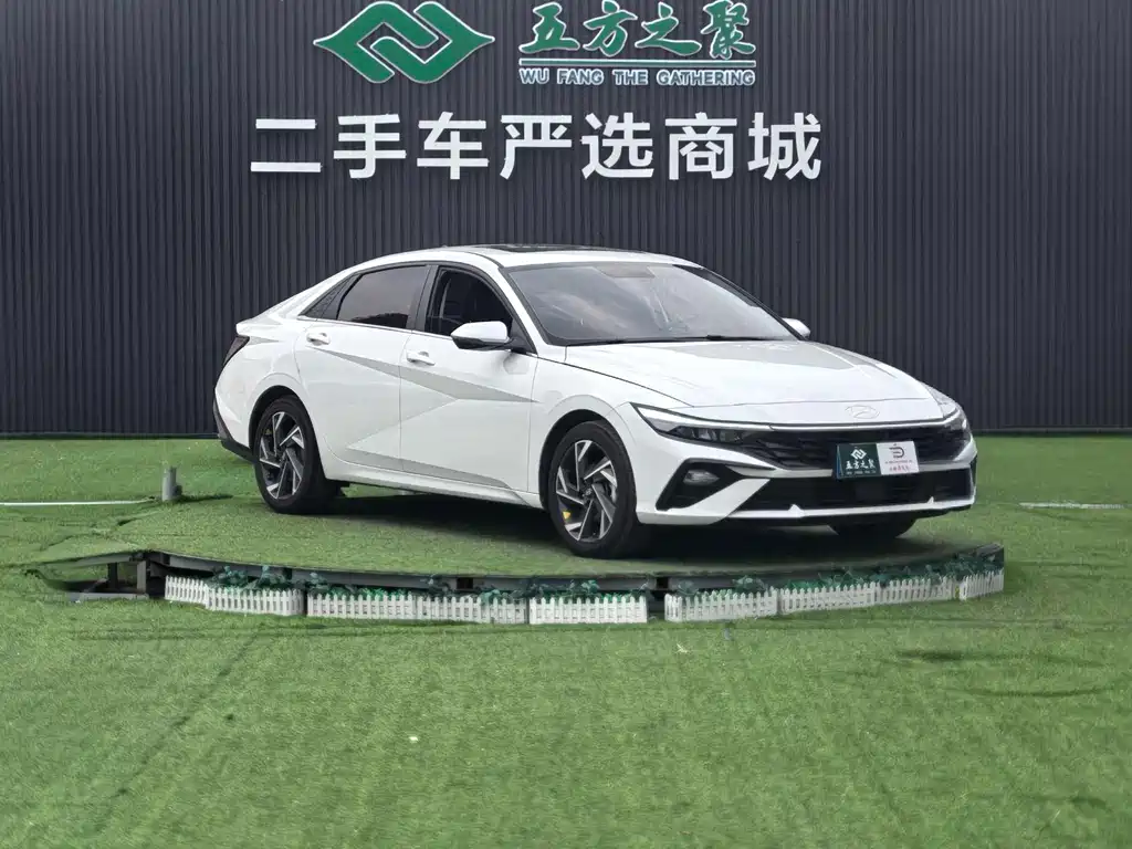 Hyundai Elantra 2025