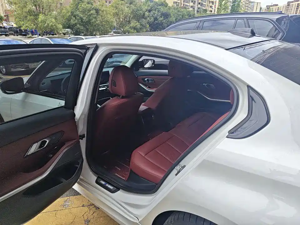 BMW 3 Series 2023