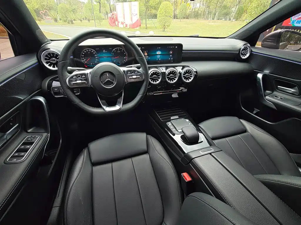 Mercedes-Benz A-Class 2022 — фото 15