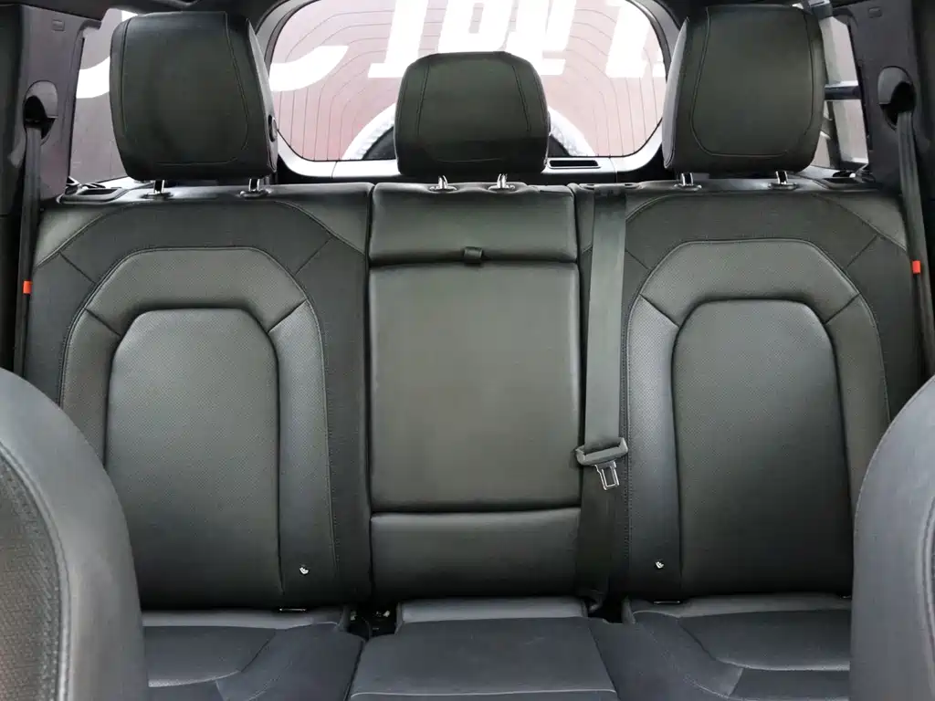 Land Rover Defender 2022 — фото 15
