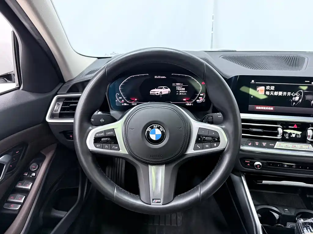 BMW 3 Series 2022 — фото 12