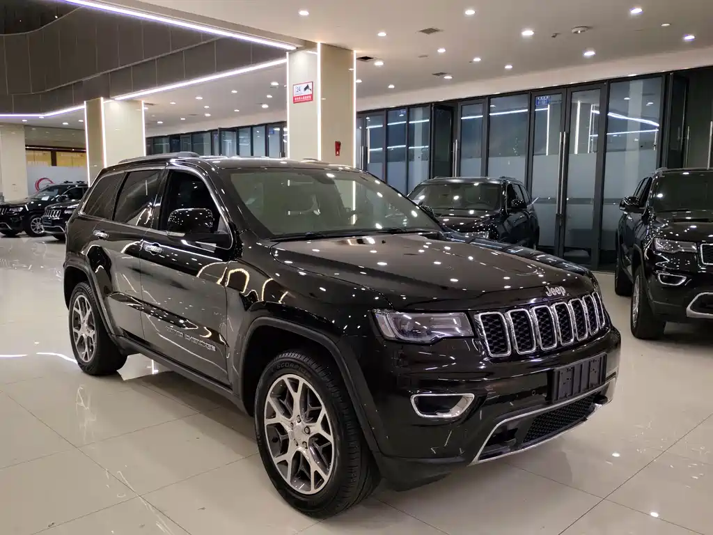 Jeep Grand Cherokee 2020 — фото 3