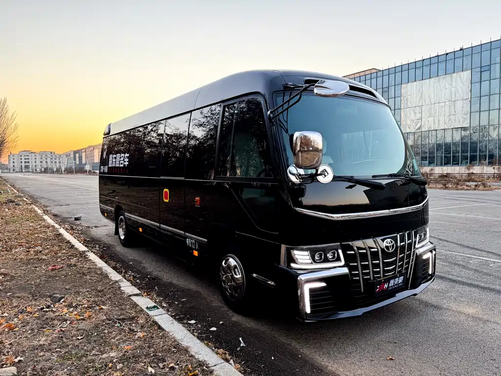 Toyota Coaster 2022 — фото 3