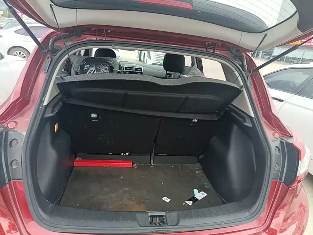 Nissan Tiida 2016 — фото 19