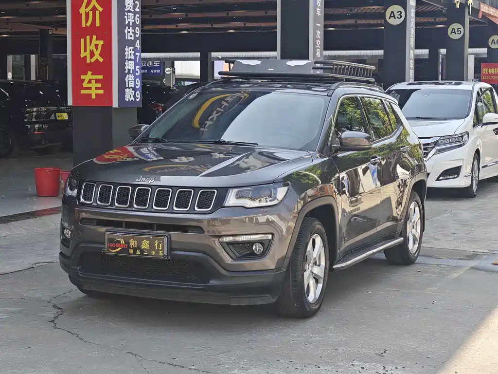 Jeep Compass 2018 — фото 1