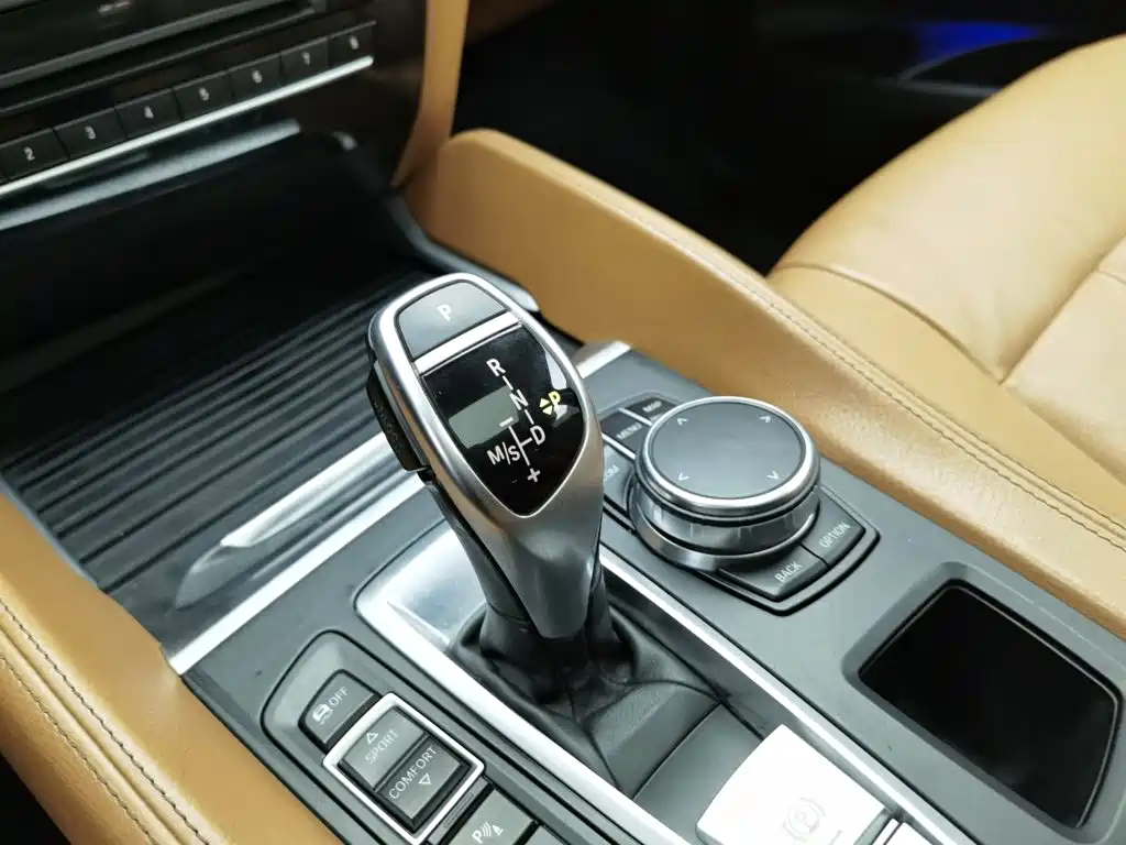 BMW X6 2018 — фото 13