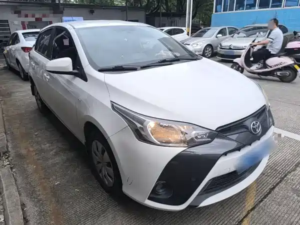 Toyota Yaris L 2016