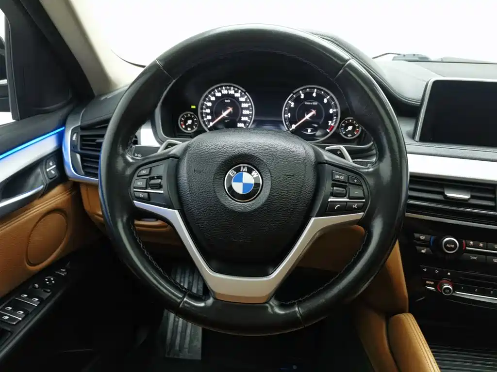 BMW X6 2018 — фото 11