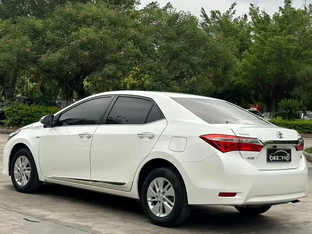 Toyota Corolla 2018 — фото 4