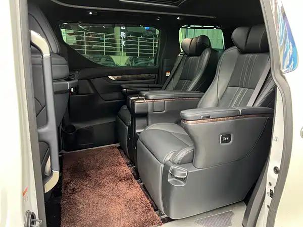 Toyota Alphard 2021