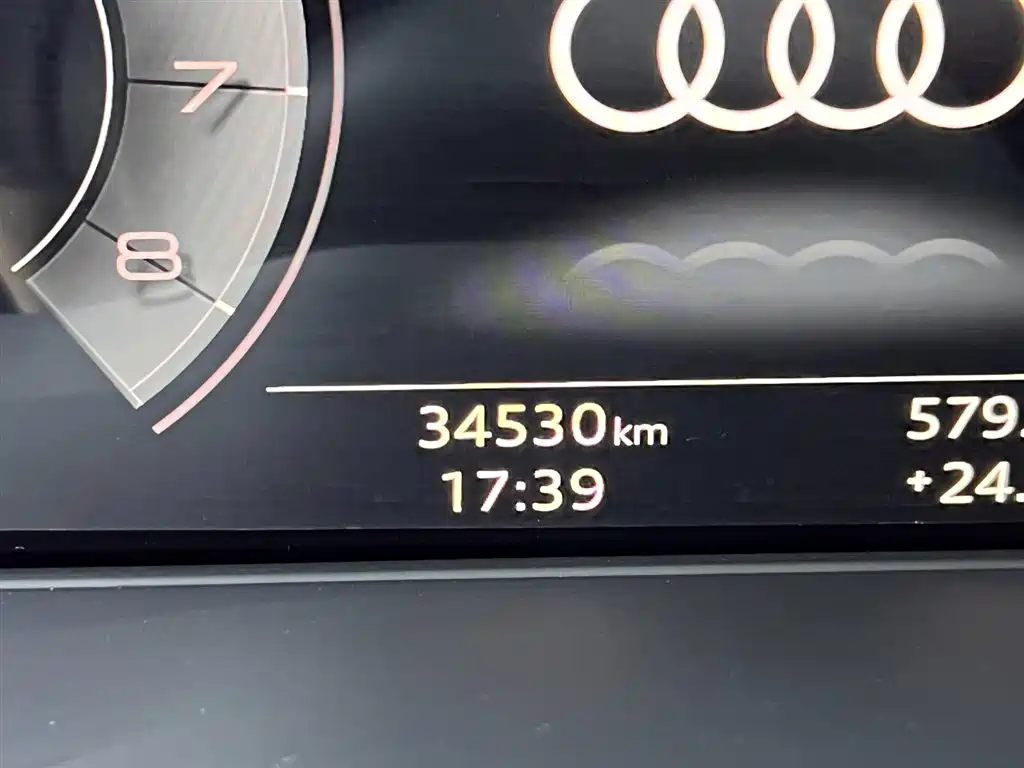Audi Q5L Sportback 2023 — фото 14