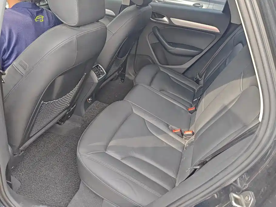 Audi Q3 2014 — фото 11