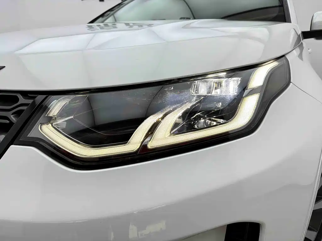 Land Rover Discovery Sport 2021