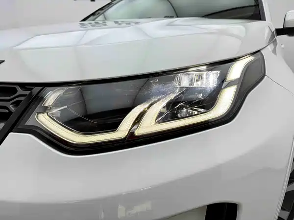 Land Rover Discovery Sport 2021