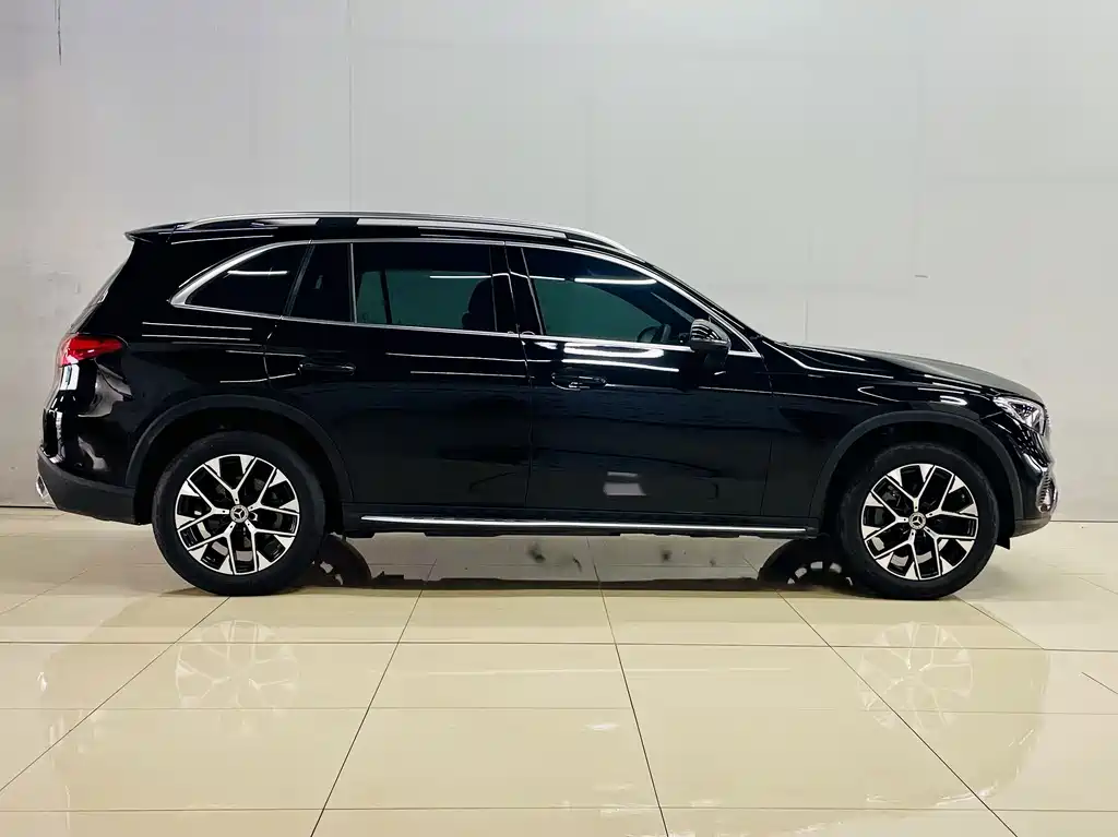 Mercedes-Benz GLC 2023