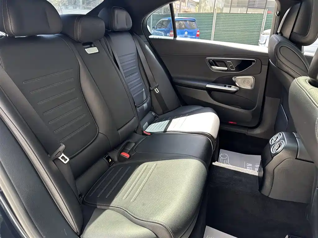 Mercedes-Benz C-Class 2023 — фото 14