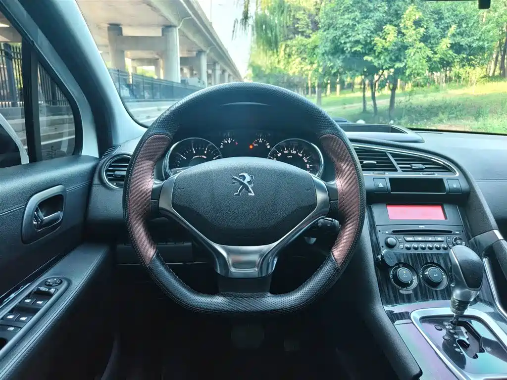 Peugeot 3008 2016 — фото 12
