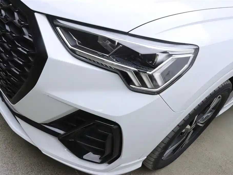 Audi Q3 Sportback 2022 — фото 32