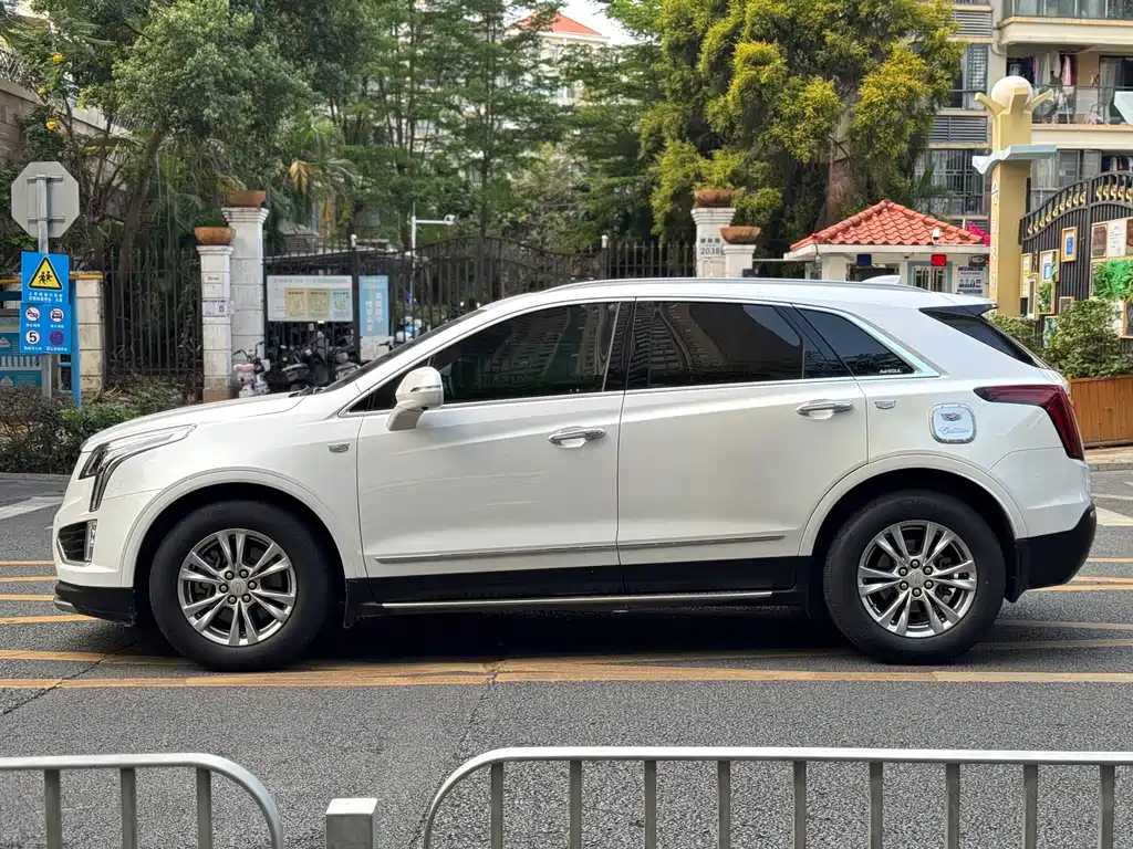 Cadillac XT5 2020 — фото 17