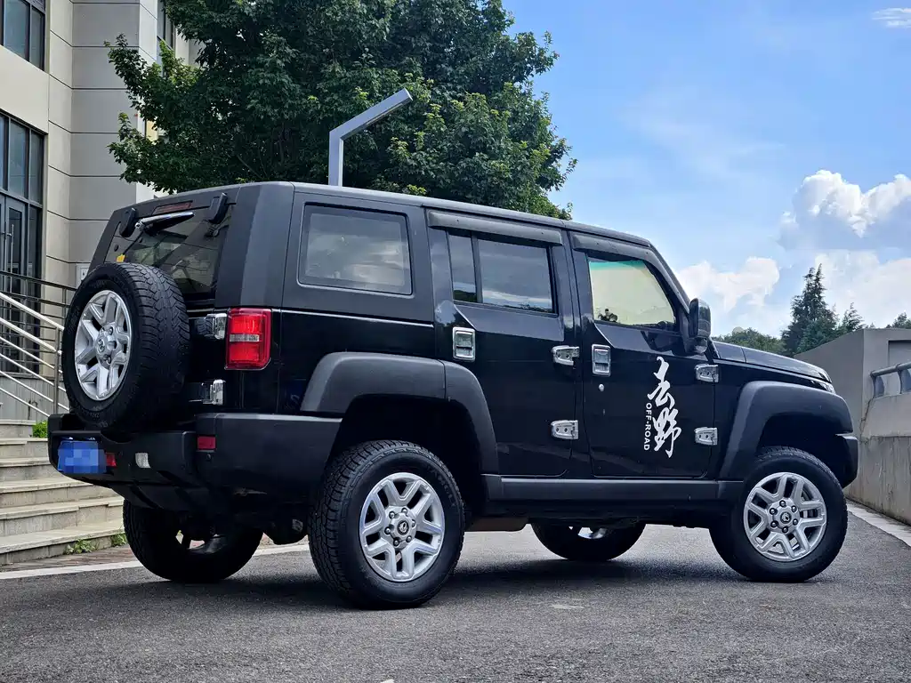BAIC BJ40 2016 — фото 11