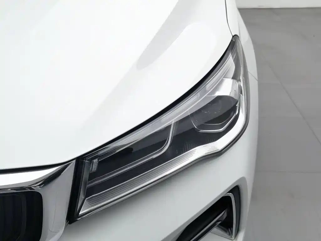 Geely Emgrand 2023