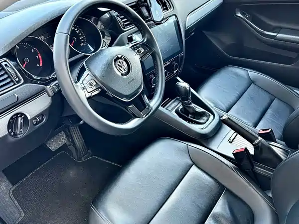 Volkswagen Sagitar 2019