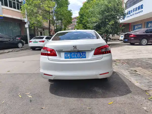 Peugeot 408 2015