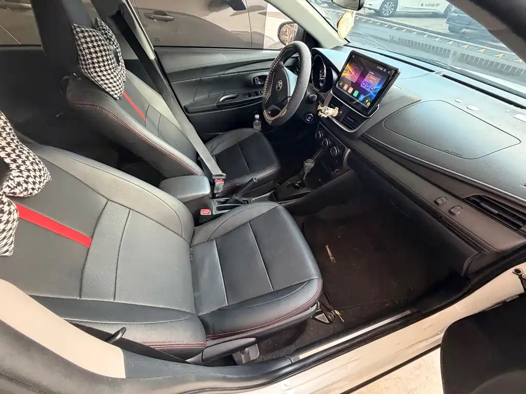 Toyota Yaris L 2023