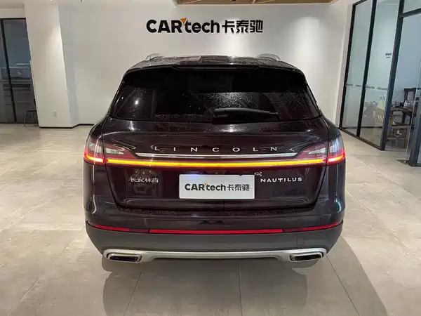 Lincoln Nautilus 2021