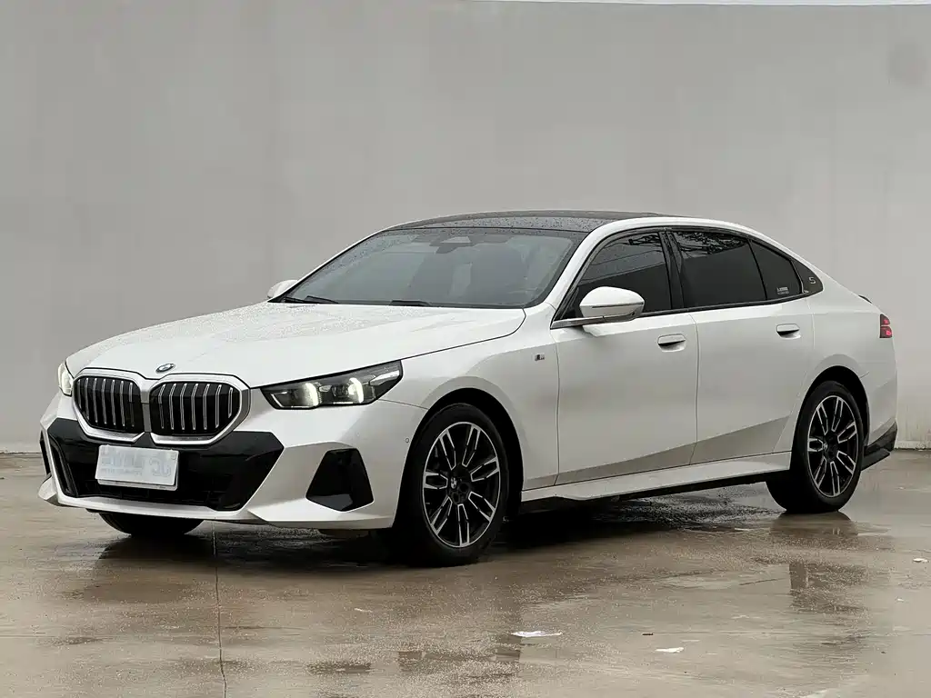 BMW 5 Series 2024