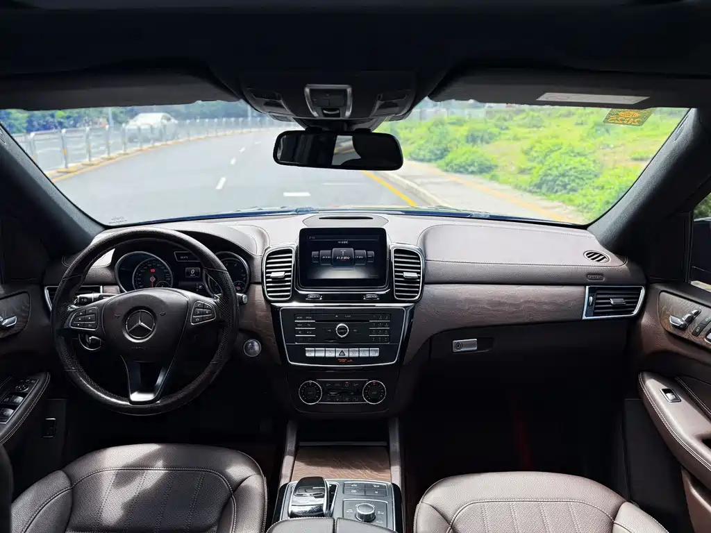 Mercedes-Benz GLE 2017 — фото 14