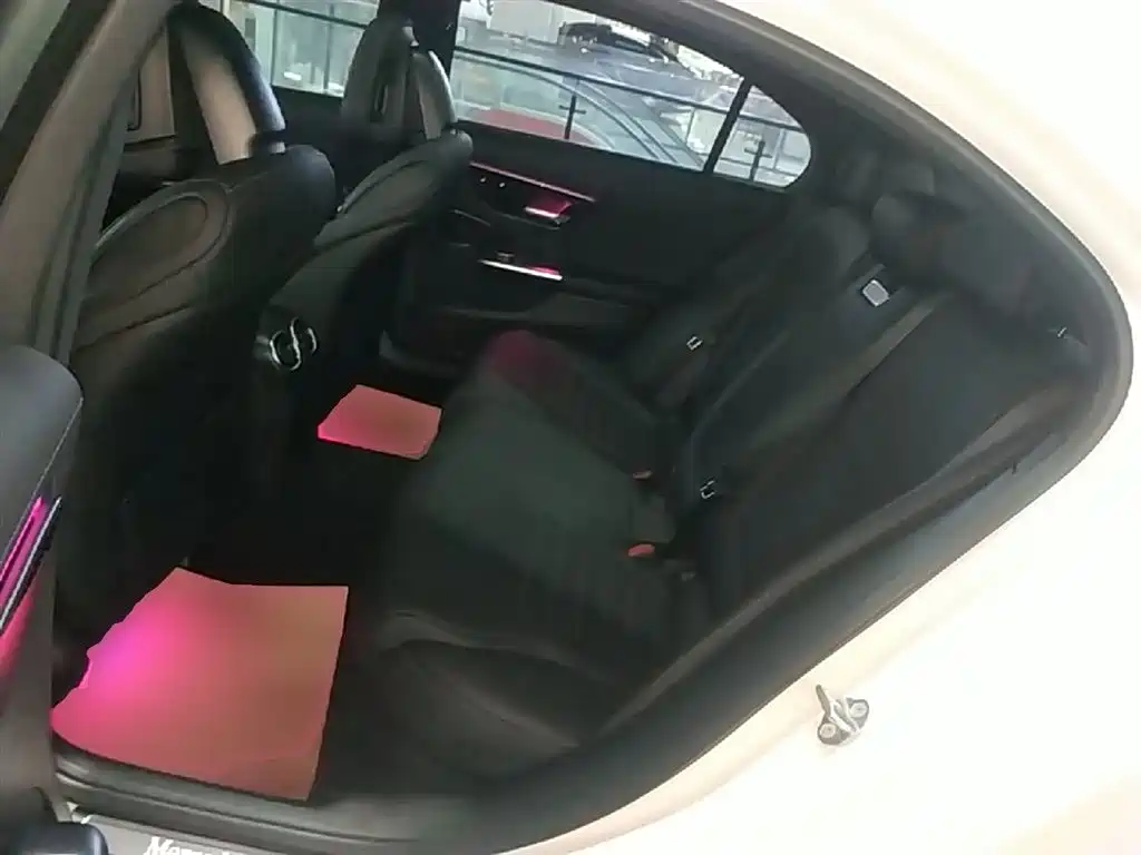 Mercedes-Benz C-Class 2023 — фото 17