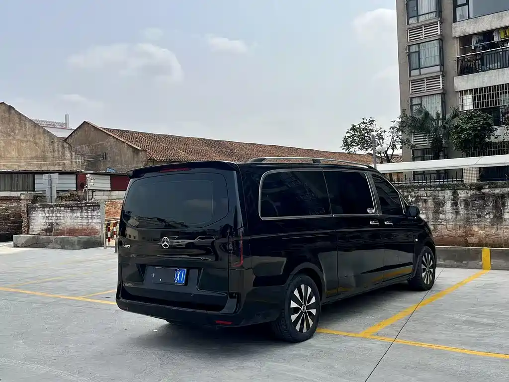 Mercedes-Benz Vito 2023 — фото 4
