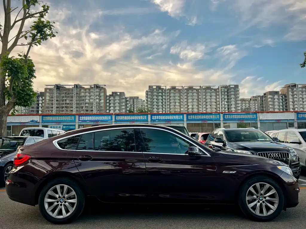 BMW 5 Series GT 2016 — фото 4