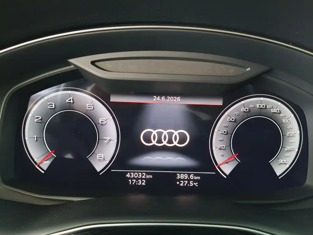 Audi Q7 2023 — фото 9