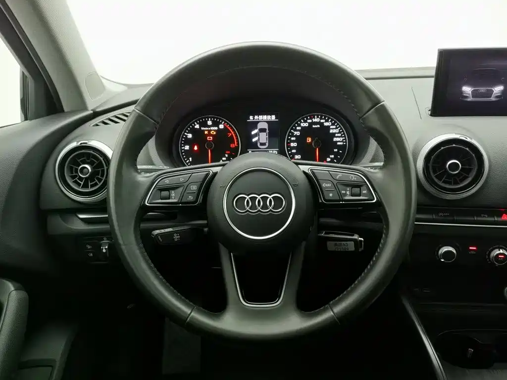 Audi A3 2021 — фото 11