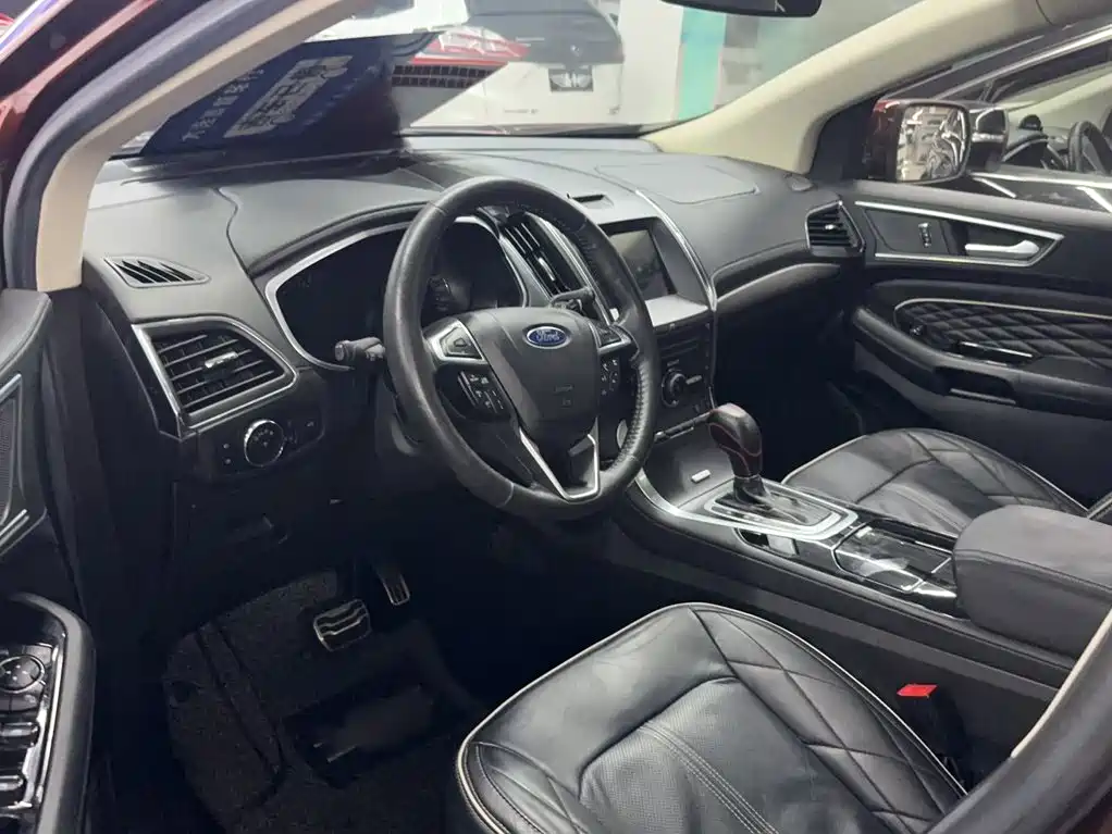 Ford Edge 2018 — фото 12
