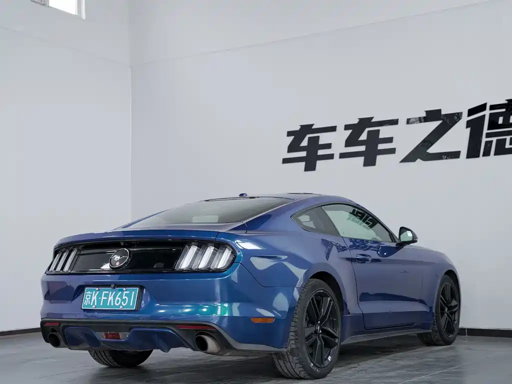 Ford Mustang 2017 — фото 18