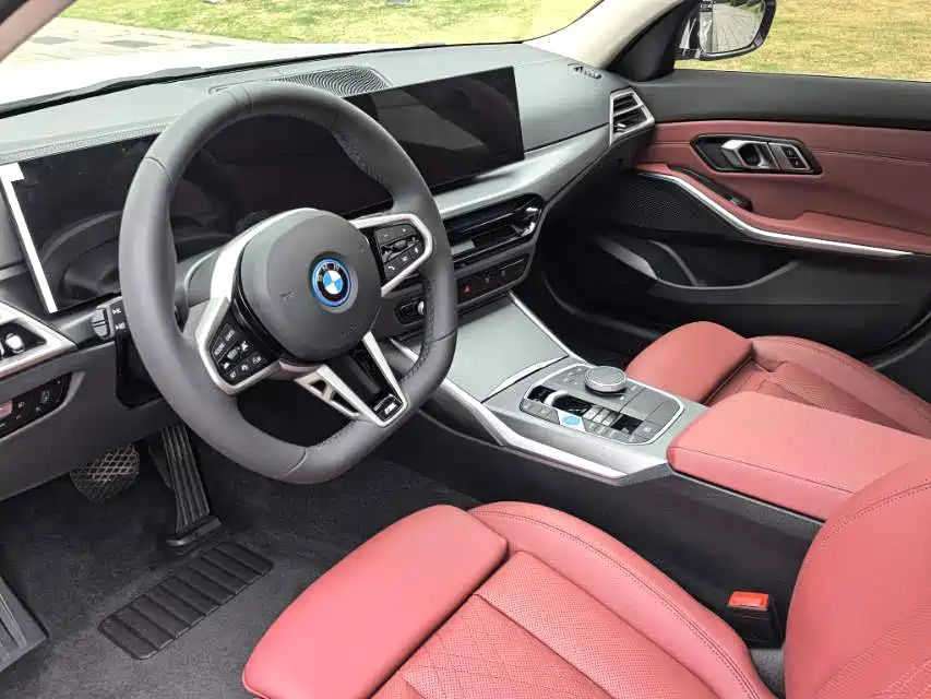 BMW i3 2025 — фото 4