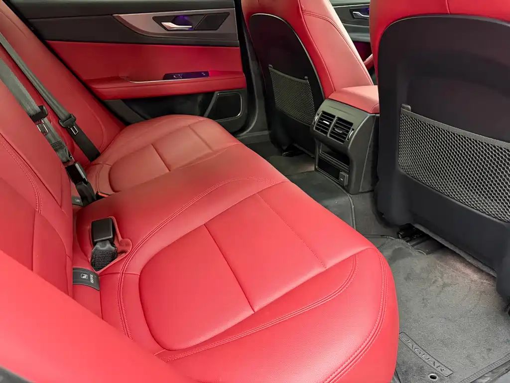 Jaguar XEL 2023 — фото 11