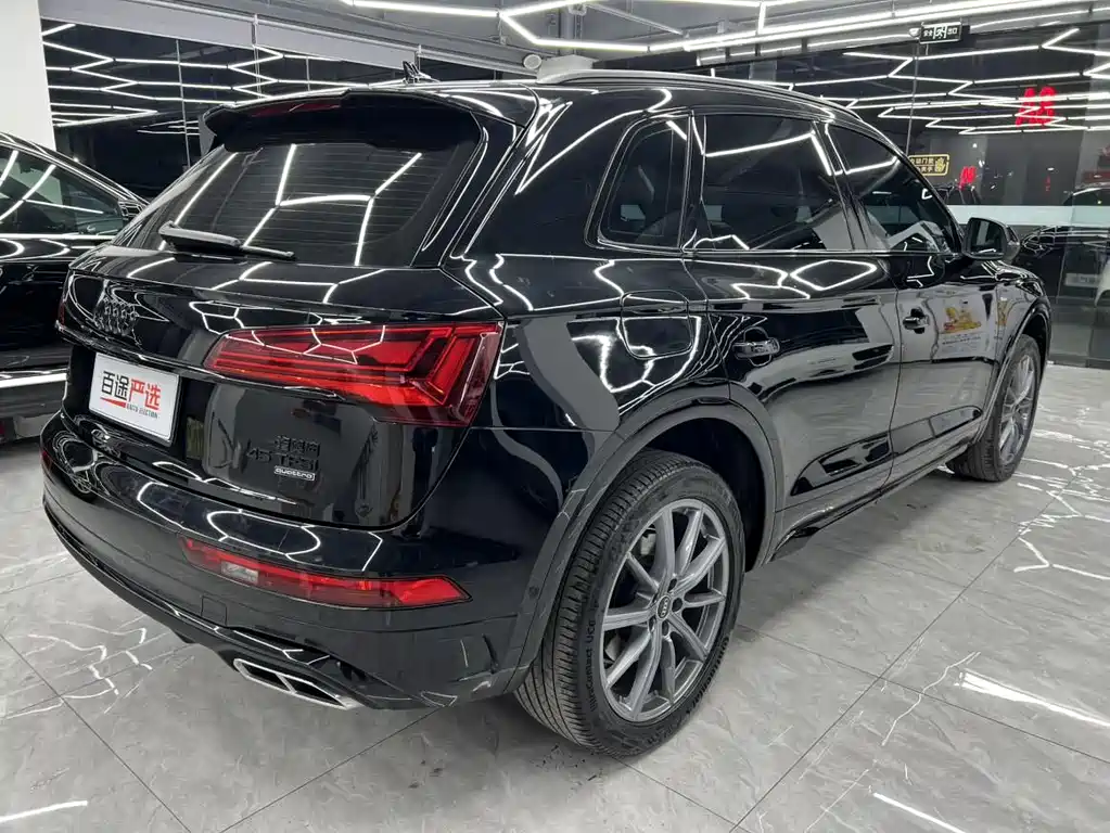 Audi Q5L 2022 — фото 20