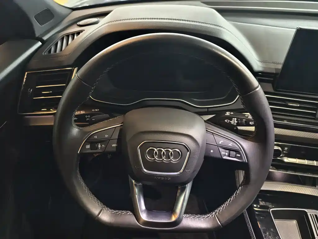 Audi Q5L 2023 — фото 6