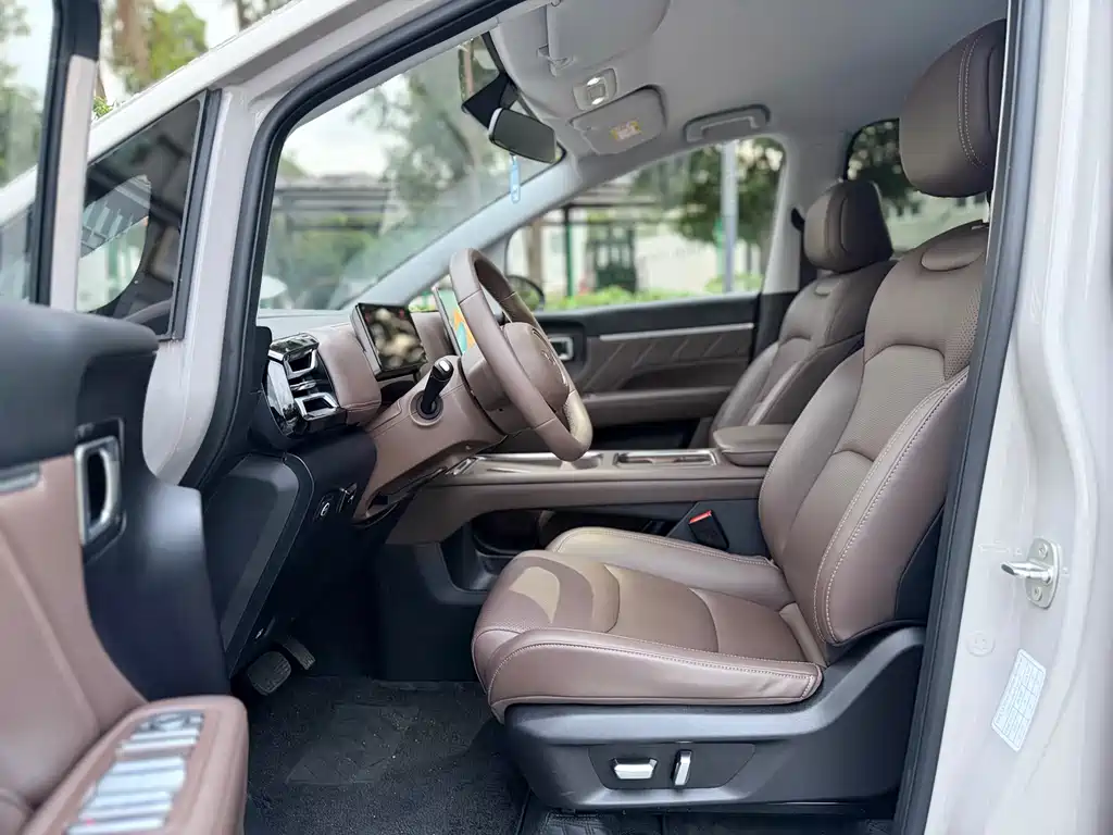 Wuling Starlight 730 EV 2025 — фото 9