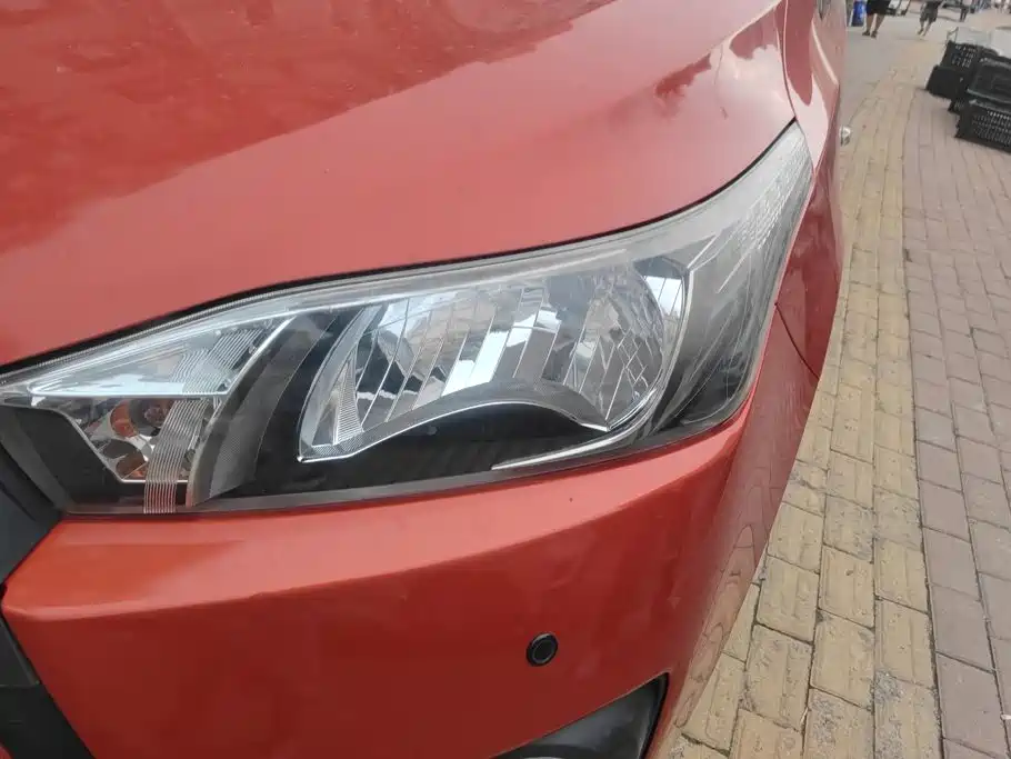 Toyota Yaris L 2015