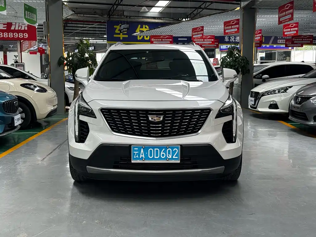 Cadillac XT4 2021 — фото 2