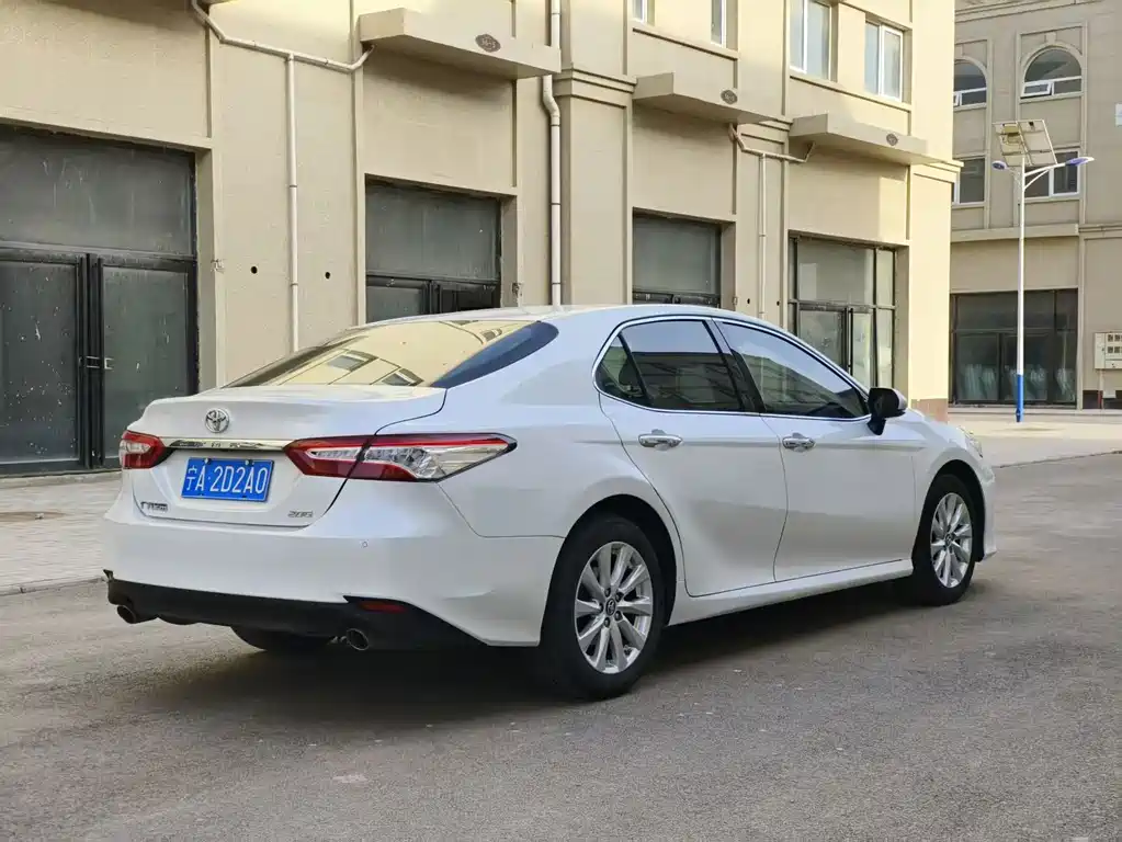 Toyota Camry 2020 — фото 7